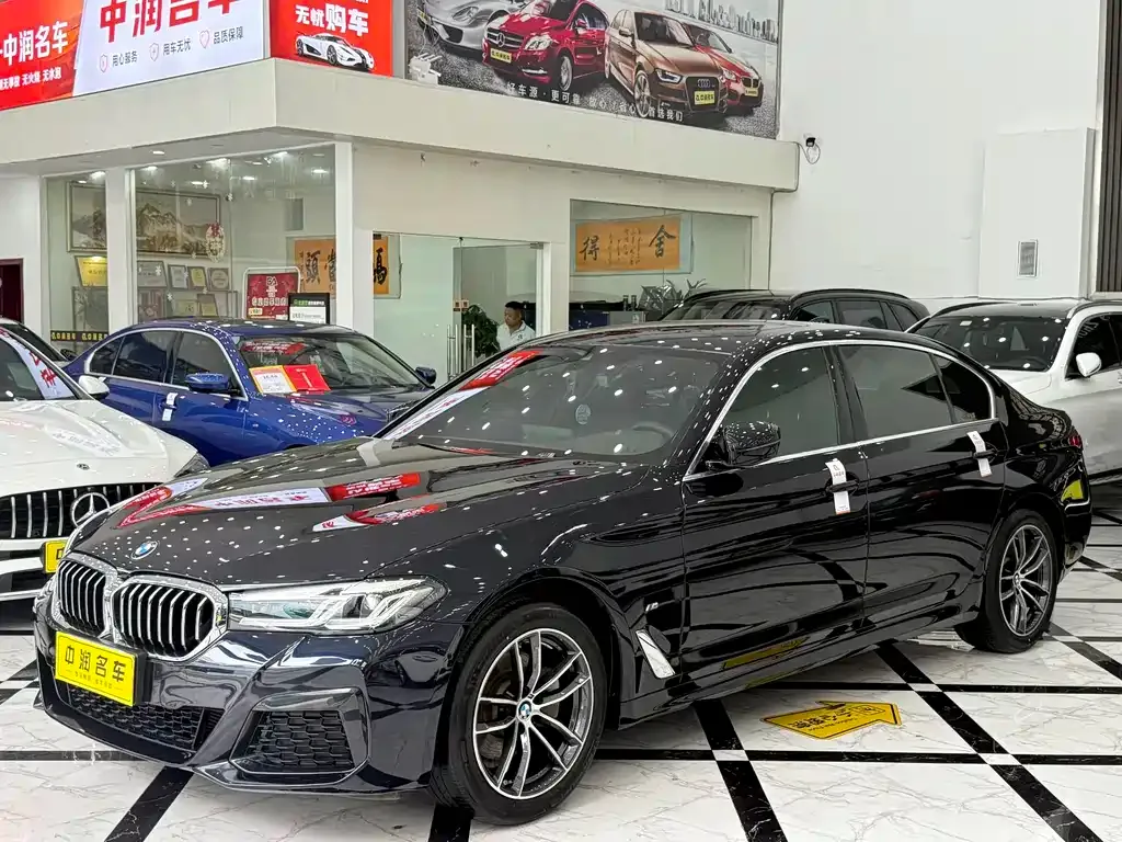 BMW 5 Series — фото 1