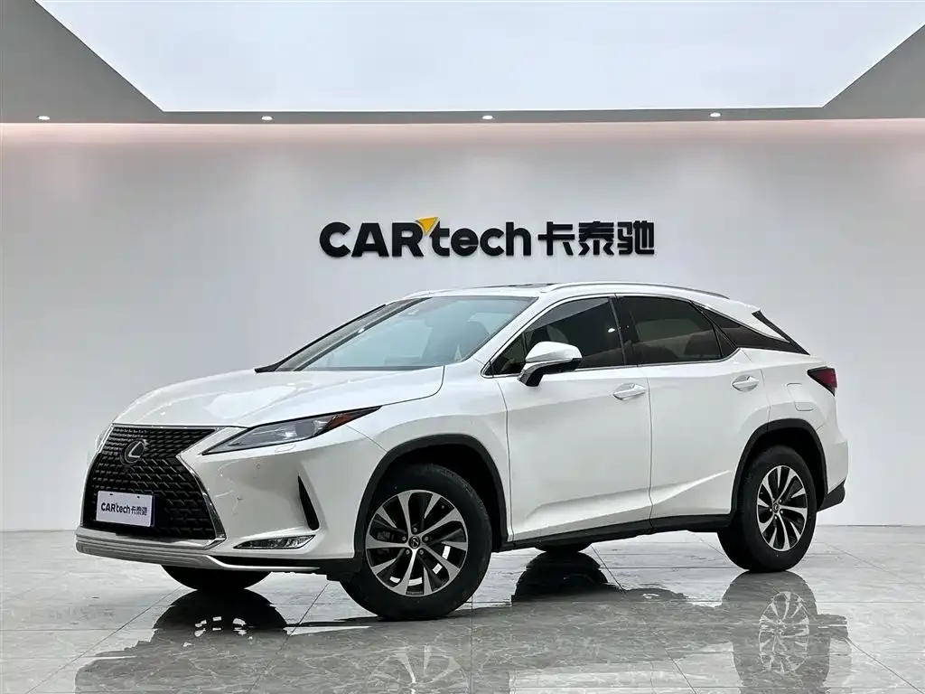Lexus RX — фото 1
