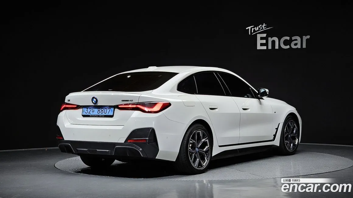 BMW i4 — фото 2