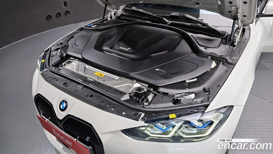 BMW i4 — фото 6