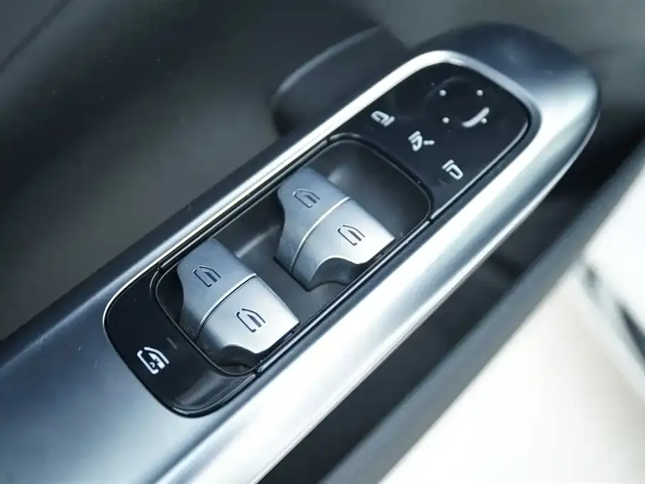 Mercedes-Benz C-Class New Energy — фото 9