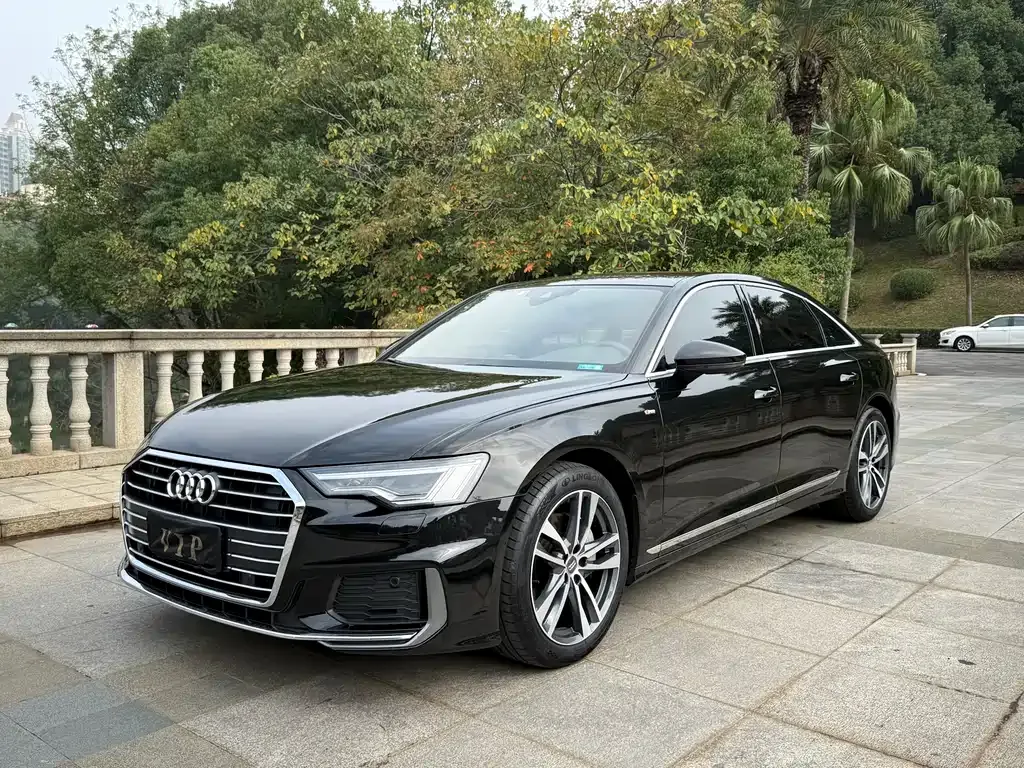 Audi A6L — фото 1
