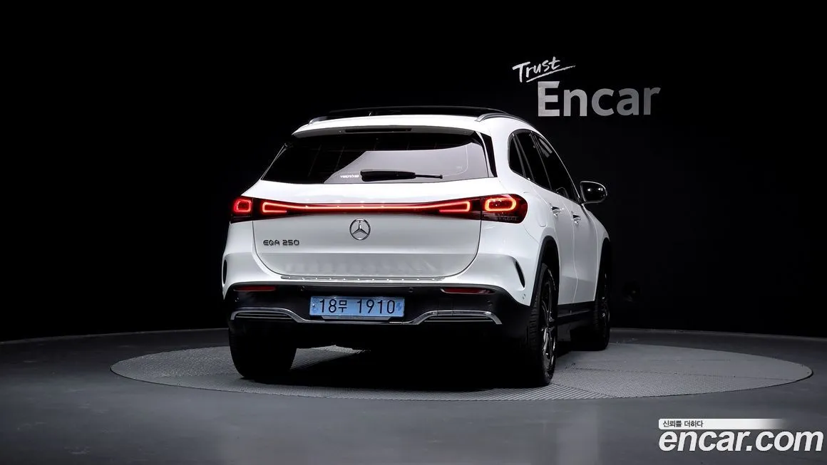 Mercedes-Benz EQA — фото 4