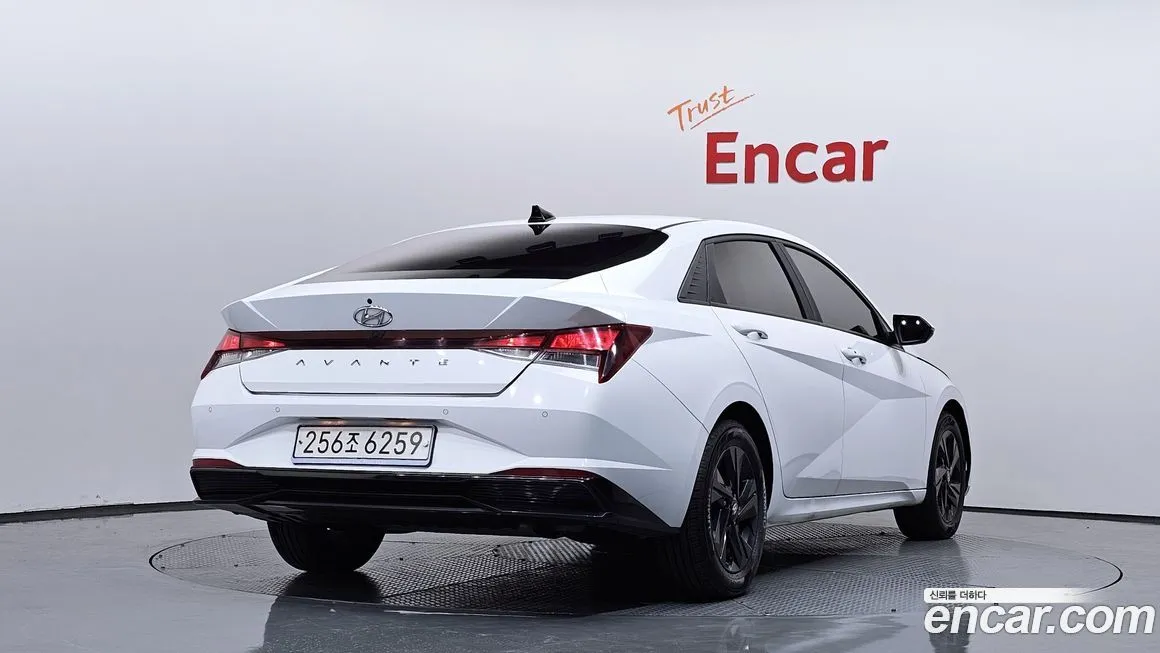 Hyundai AVANTE — фото 2