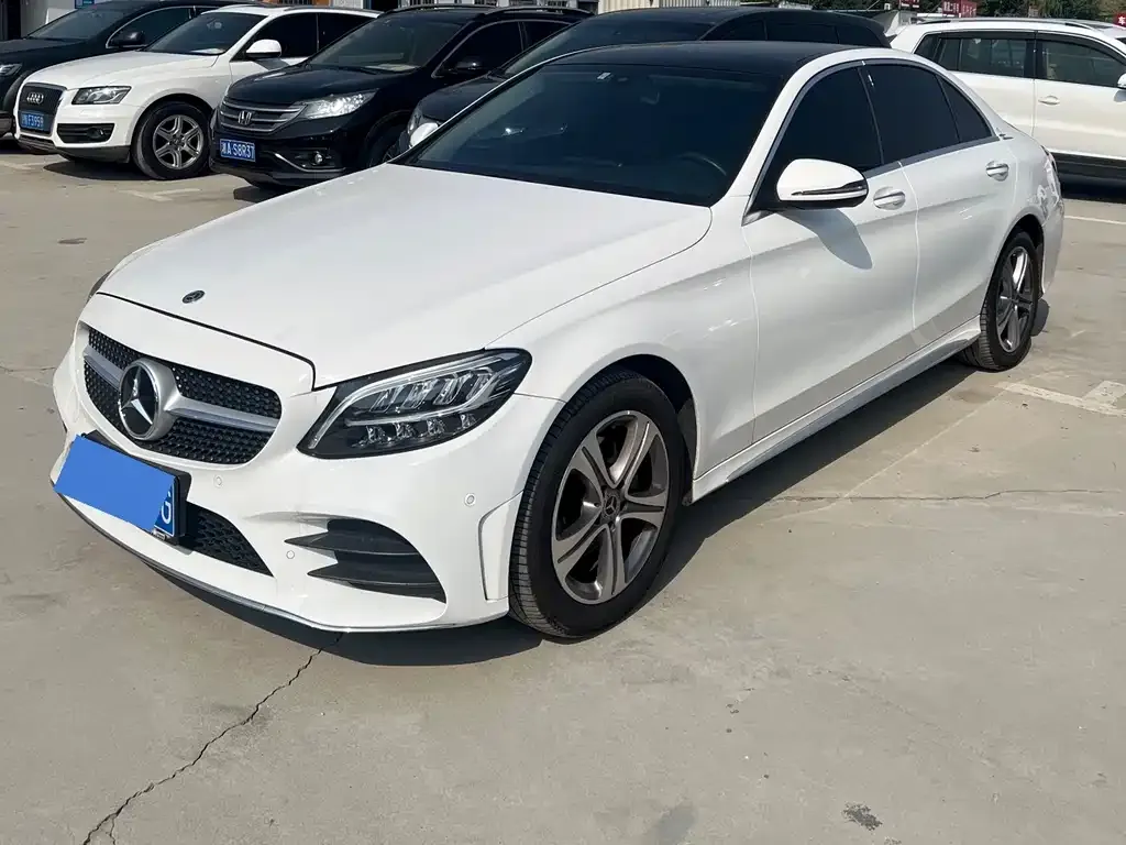 Mercedes-Benz C-Class — фото 1