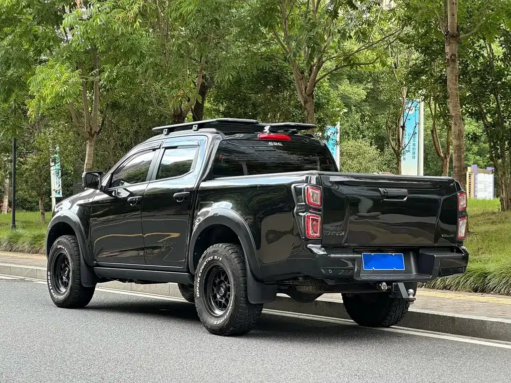 Isuzu D-MAX — фото 6