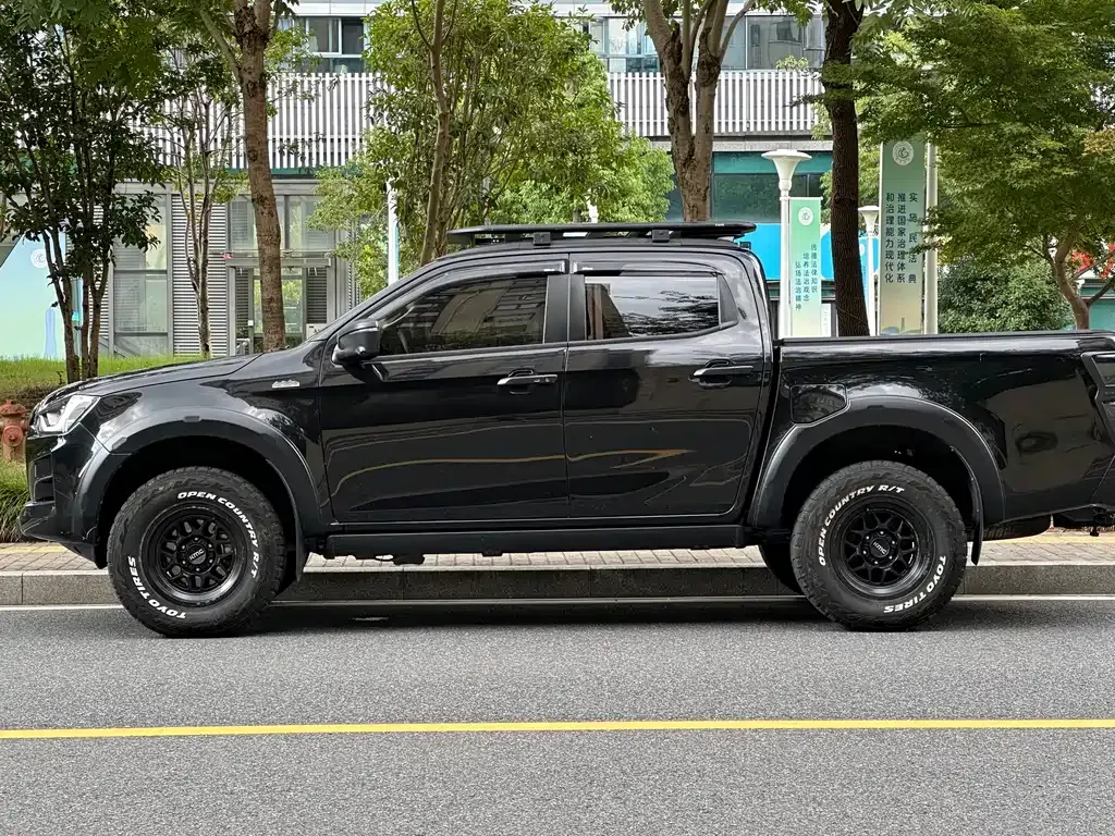Isuzu D-MAX — фото 7