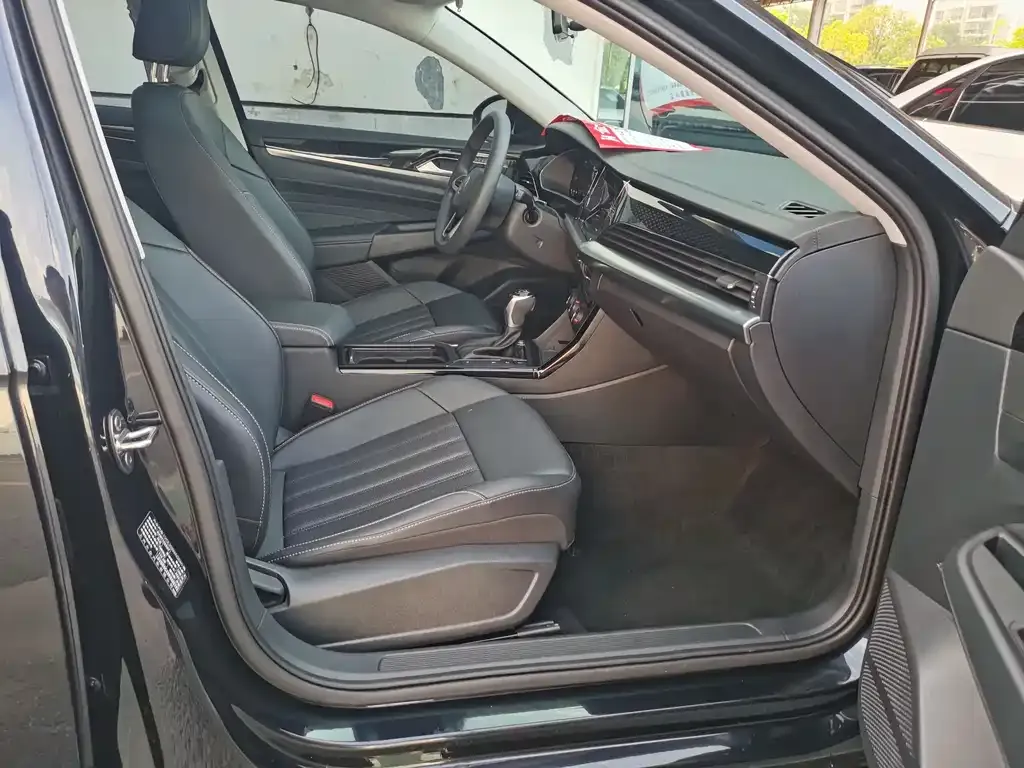 Volkswagen Passat — фото 10