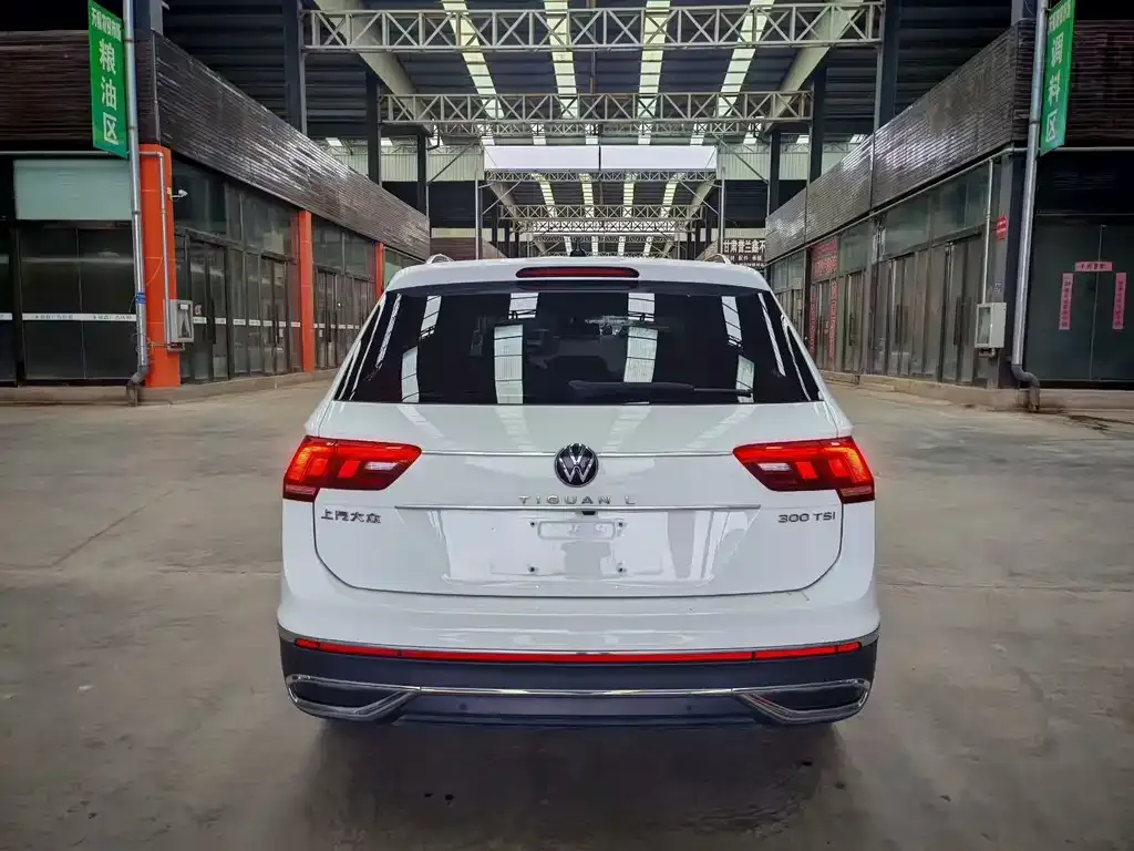 Volkswagen Tiguan L — фото 5