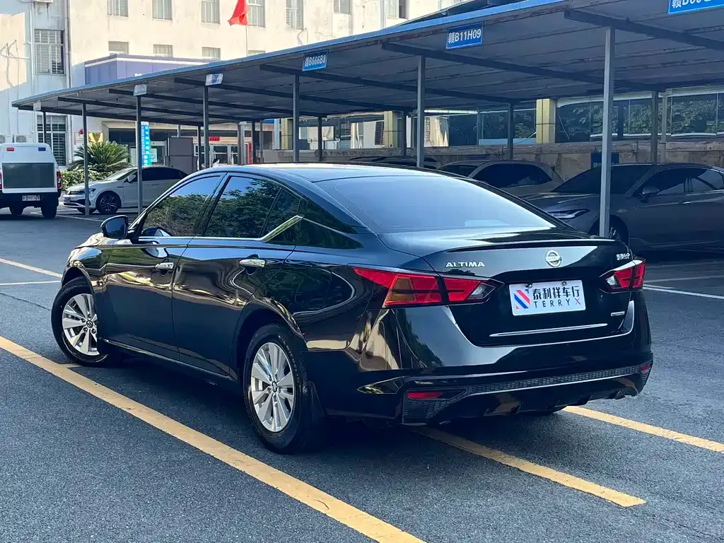 Nissan Teana — фото 4