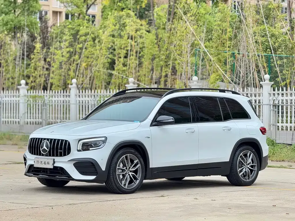 Mercedes-Benz GLB AMG — фото 2