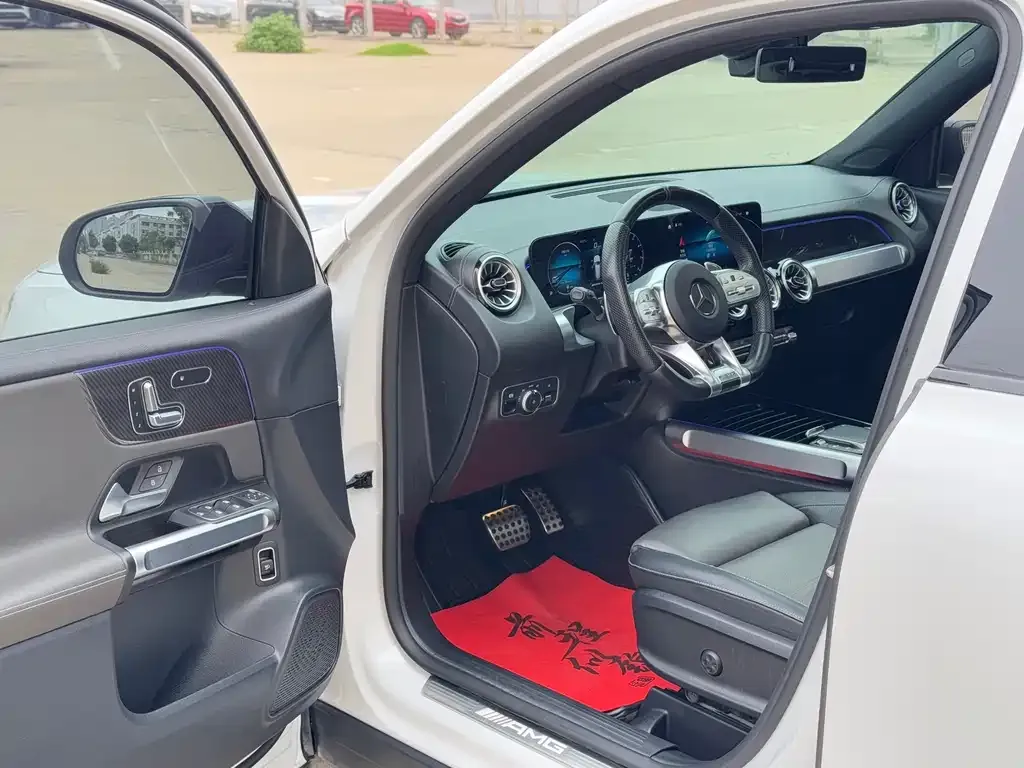 Mercedes-Benz GLB AMG — фото 9