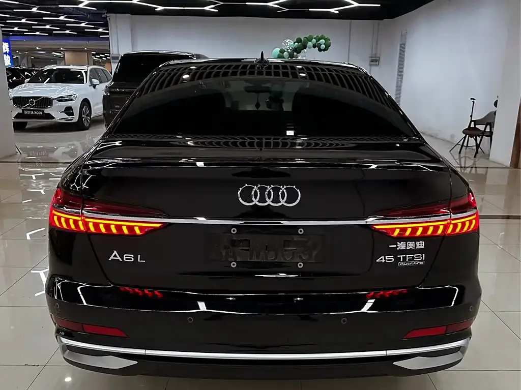 Audi A6L — фото 9