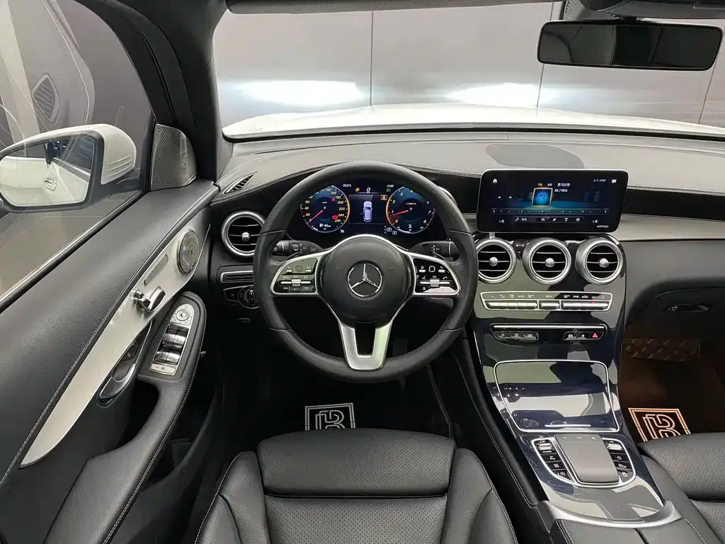 Mercedes-Benz GLC — фото 10