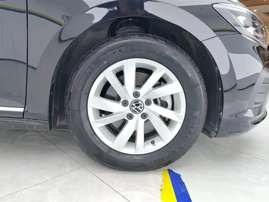 Volkswagen Passat — фото 6