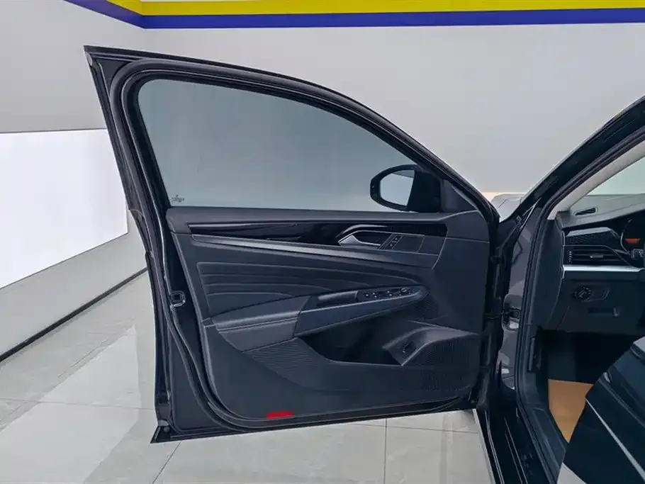 Volkswagen Passat — фото 7