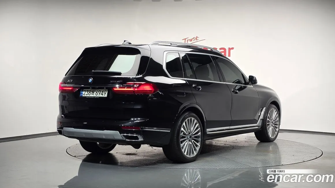 BMW X7 — фото 2