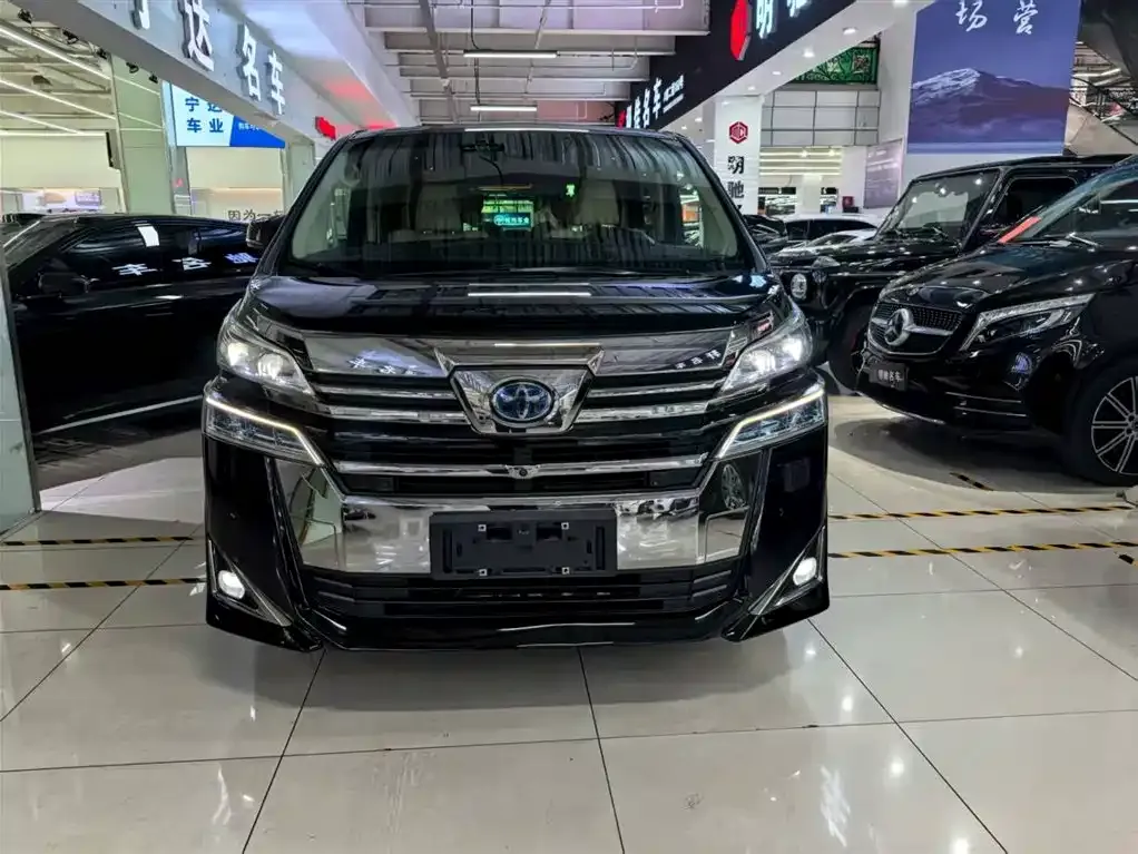 Toyota Vellfire — фото 2