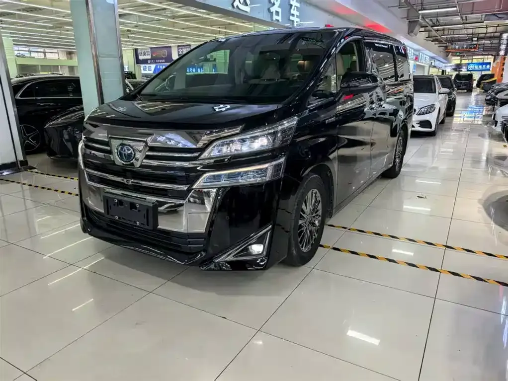 Toyota Vellfire — фото 3