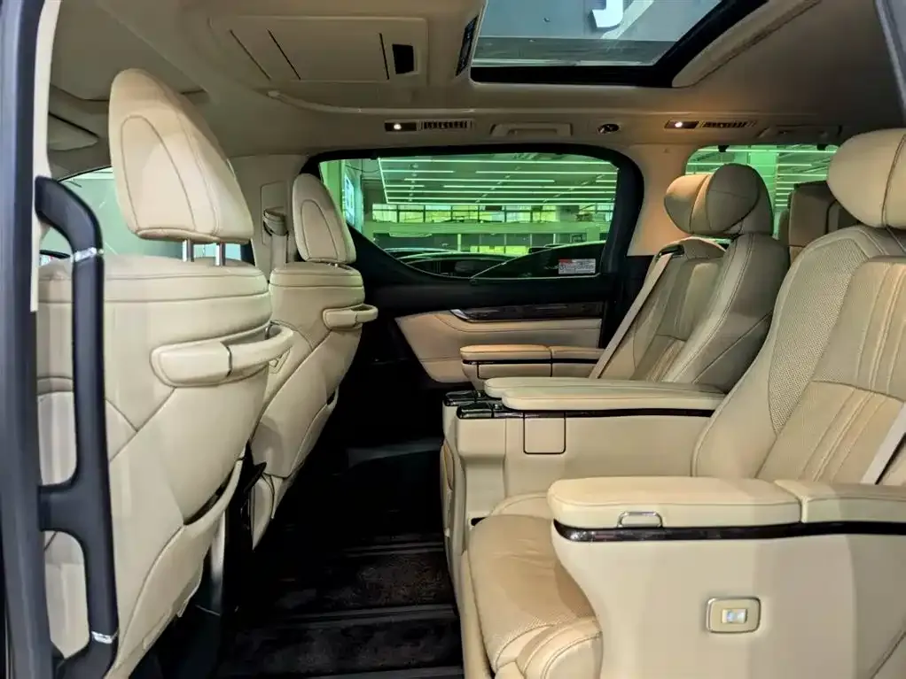 Toyota Vellfire — фото 8