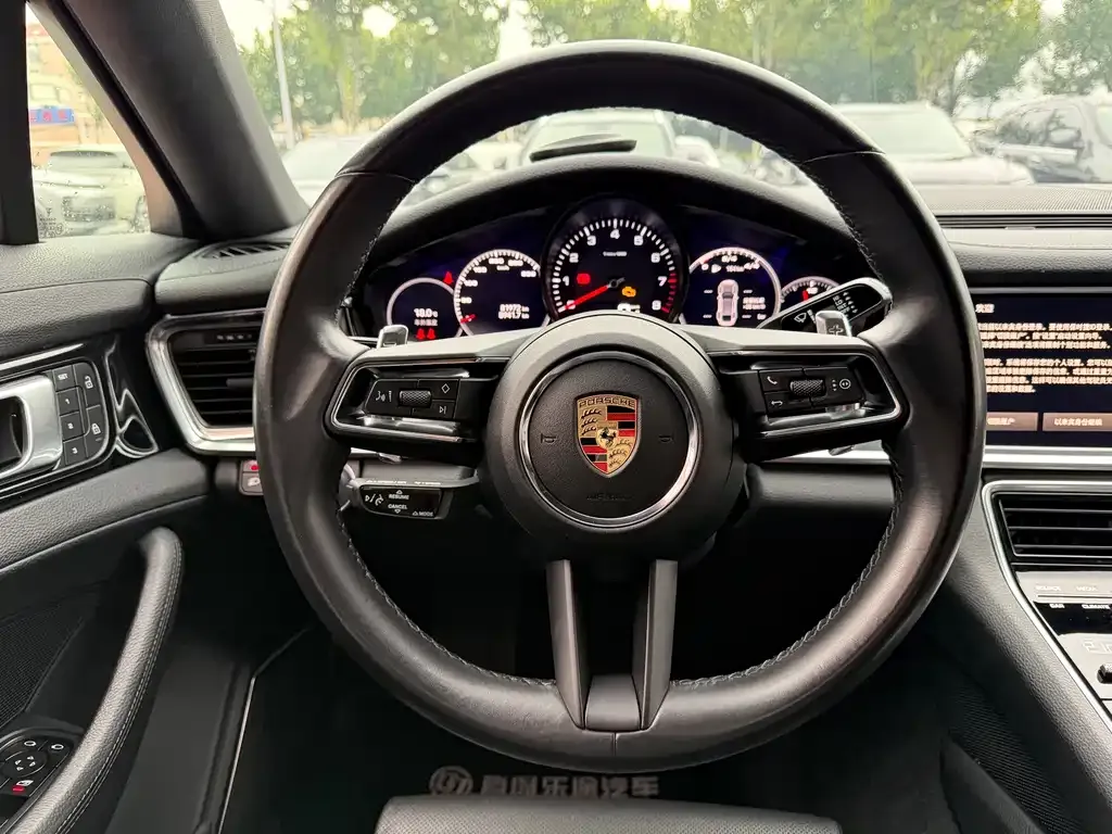 Porsche Panamera — фото 10