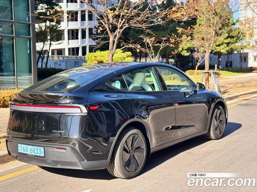 Tesla Model Y — фото 4