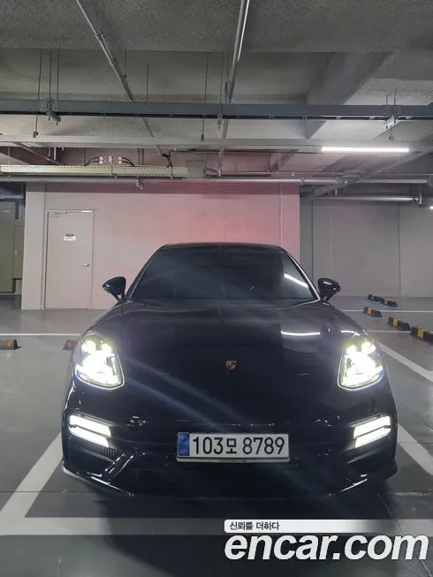 Porsche Panamera — фото 1
