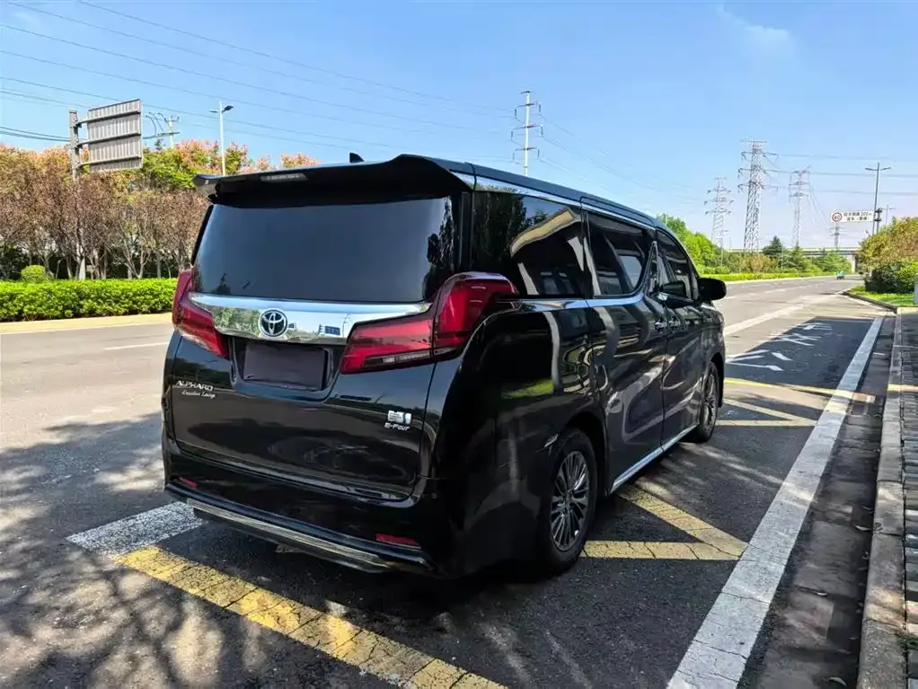 Toyota Alphard — фото 6