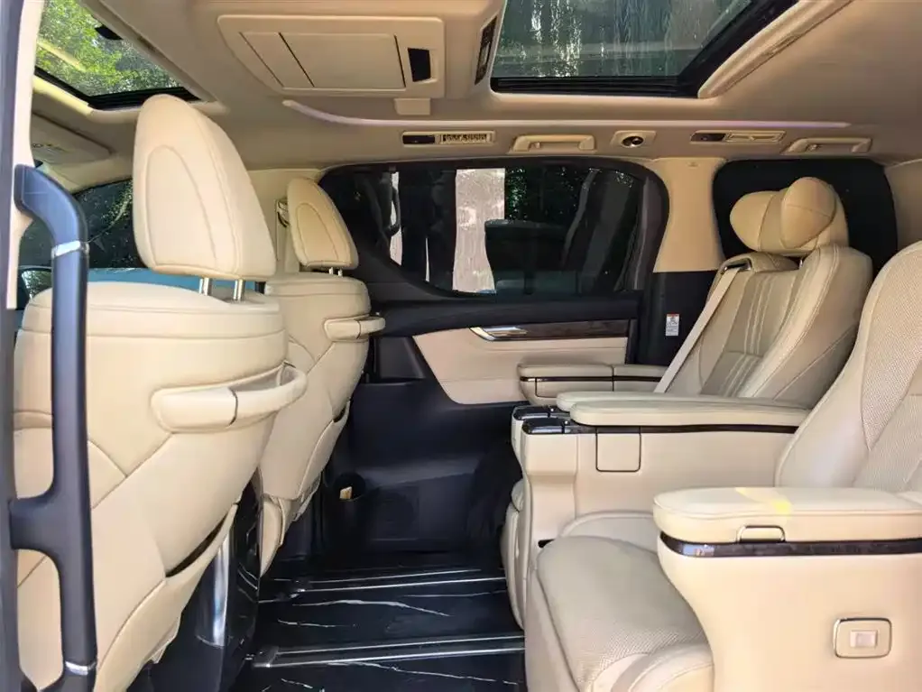 Toyota Alphard — фото 8