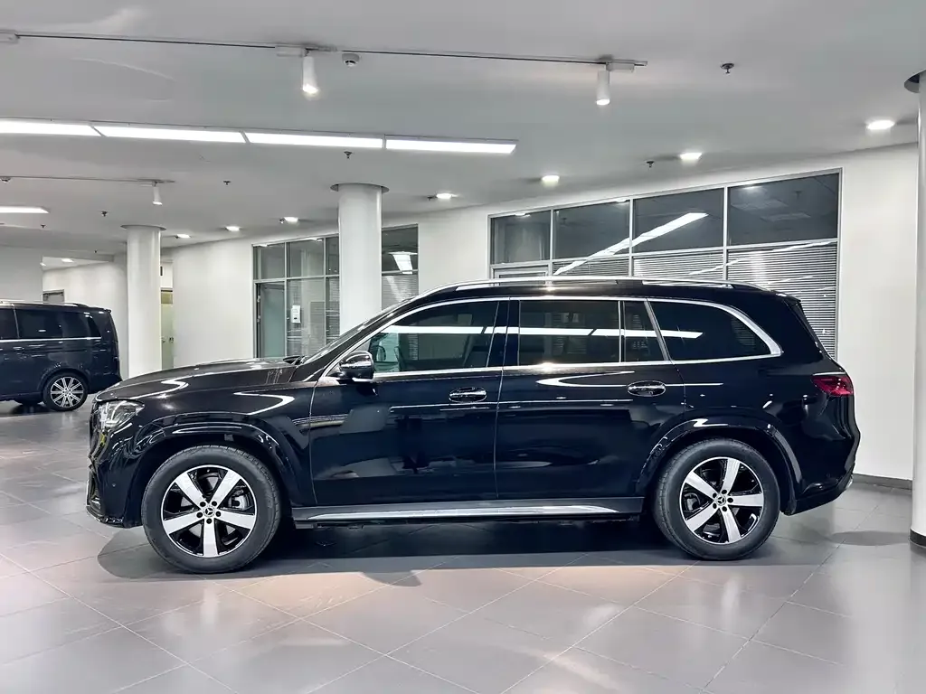 Mercedes-Benz GLS — фото 9