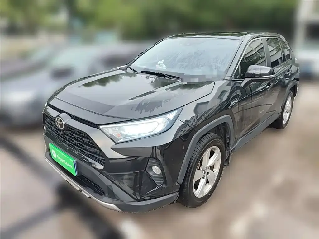 Toyota RAV4 — фото 2