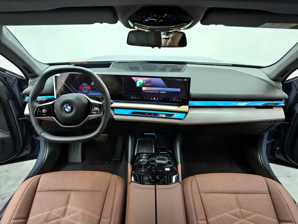 BMW 5 Series — фото 10