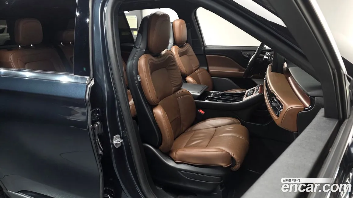 Lincoln Aviator — фото 10