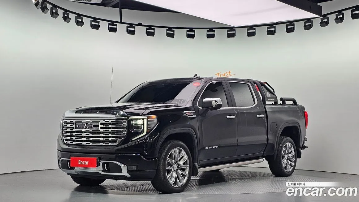 GMC Sierra — фото 1
