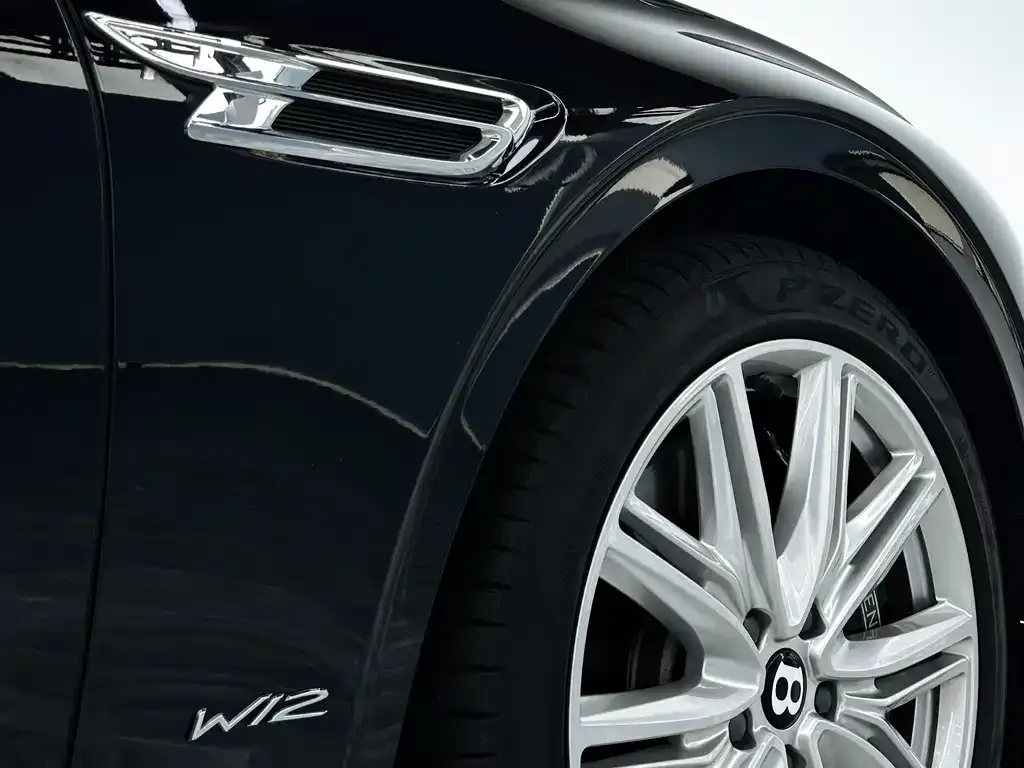 Bentley Flying Spur — фото 10