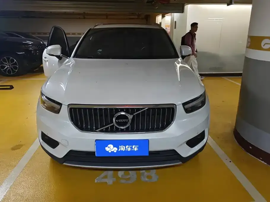 Volvo XC40 — фото 2