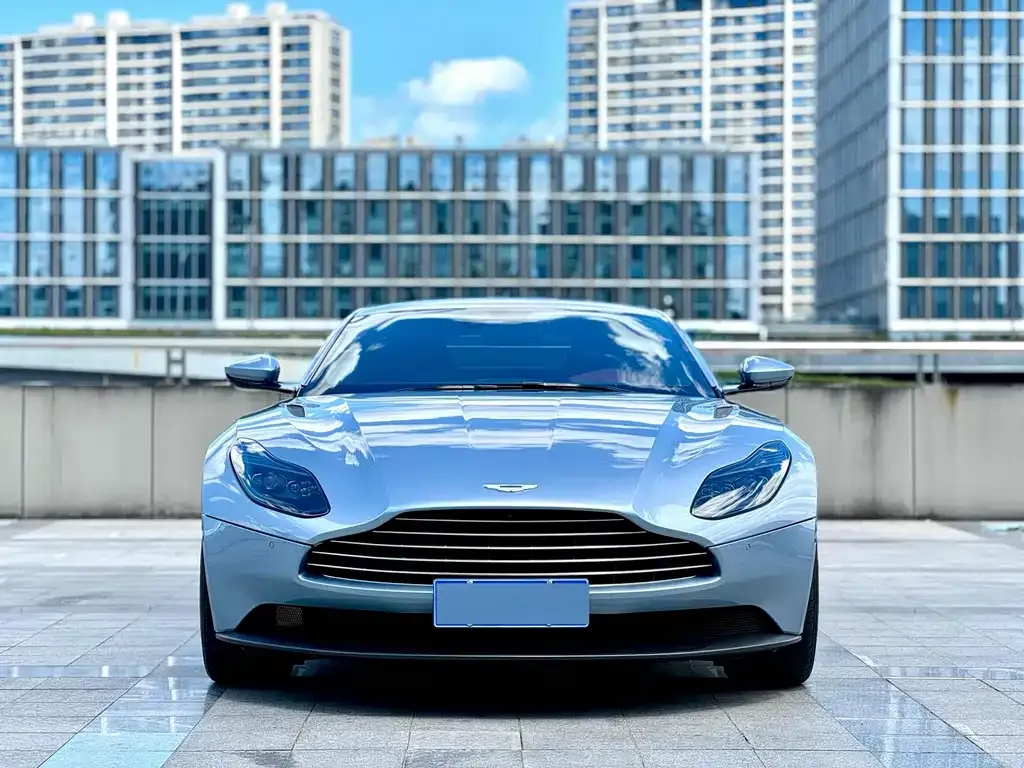 Aston Martin DB11 — фото 3
