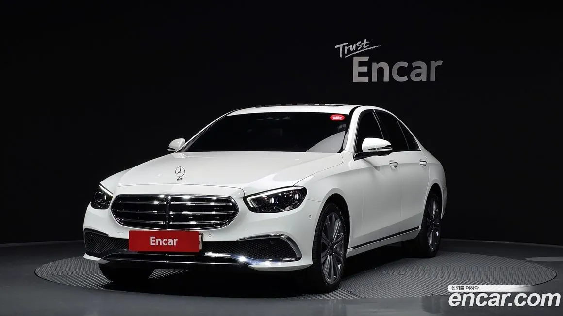 Mercedes-Benz E-Class — фото 1