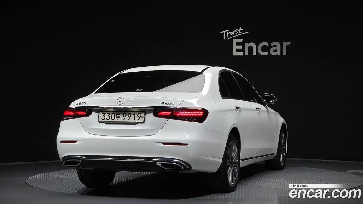 Mercedes-Benz E-Class — фото 2