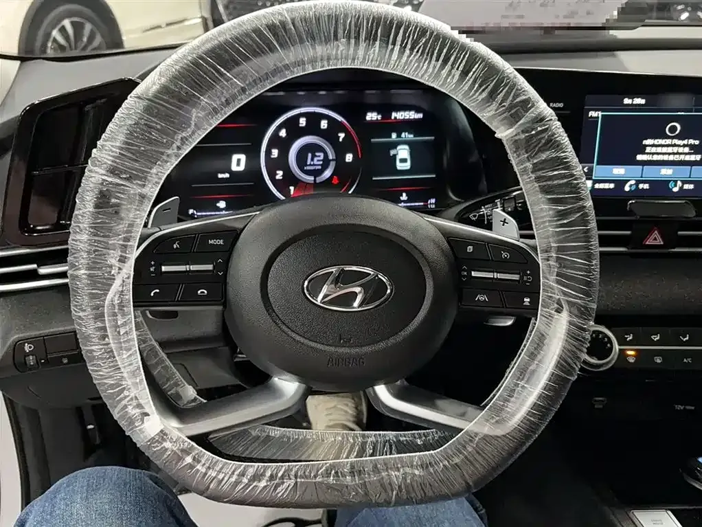 Hyundai Elantra — фото 3