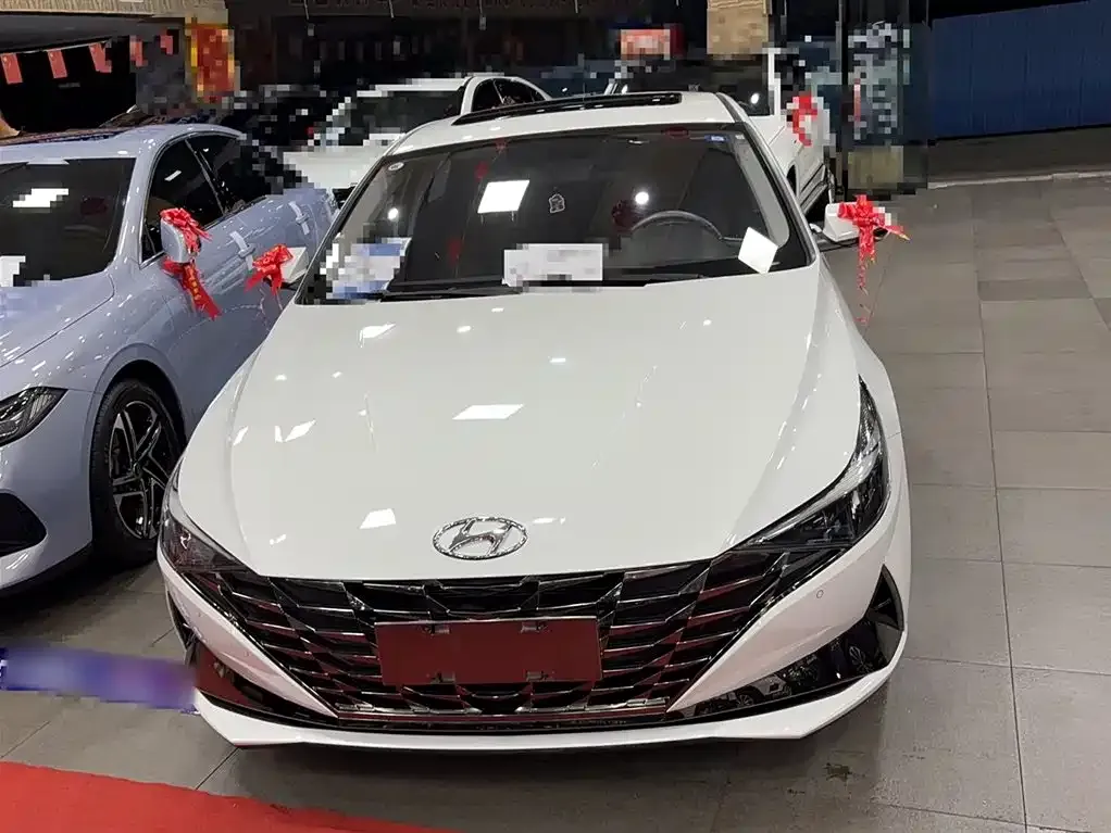 Hyundai Elantra — фото 7
