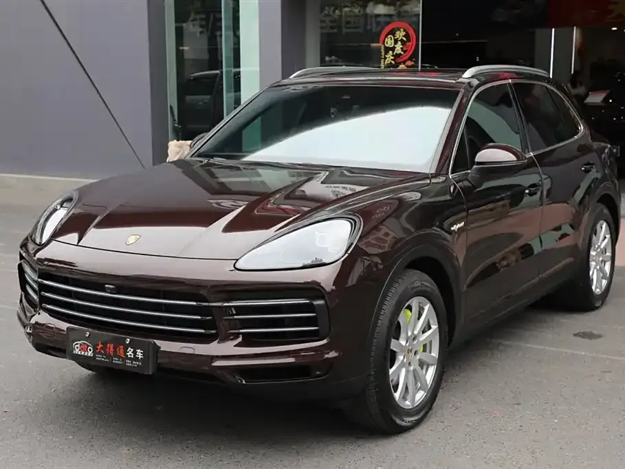 Porsche Cayenne Hybrid — фото 1