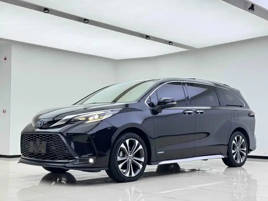 Toyota Granvia — фото 1