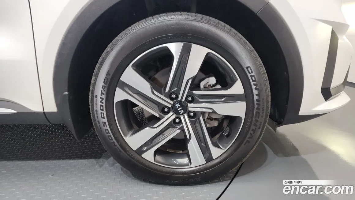 Kia Sorento — фото 5