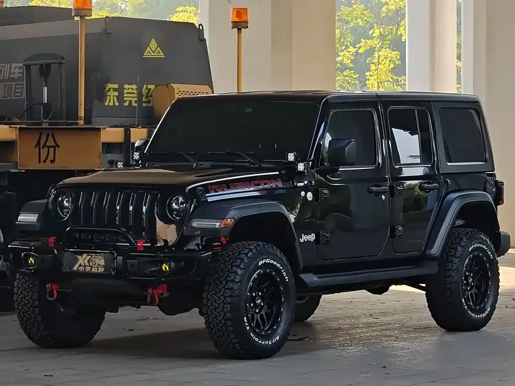 Jeep Wrangler — фото 1