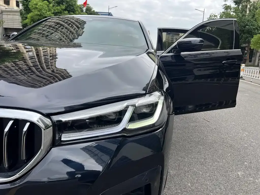 BMW 5 Series — фото 10