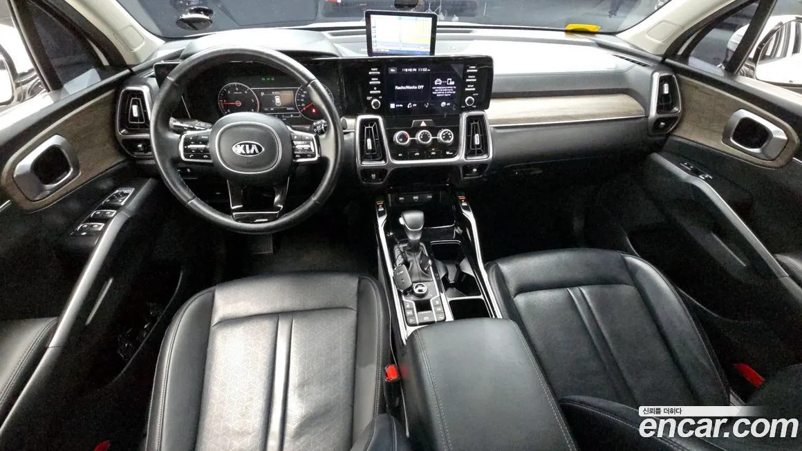 Kia Sorento — фото 7