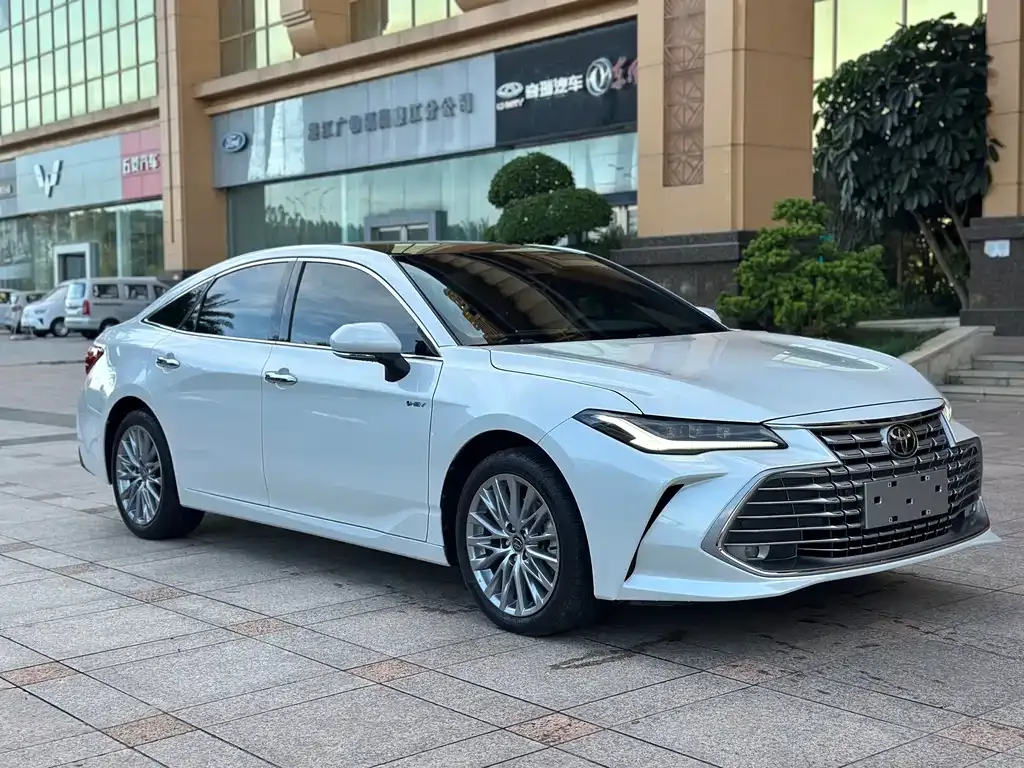 Toyota Avalon — фото 3