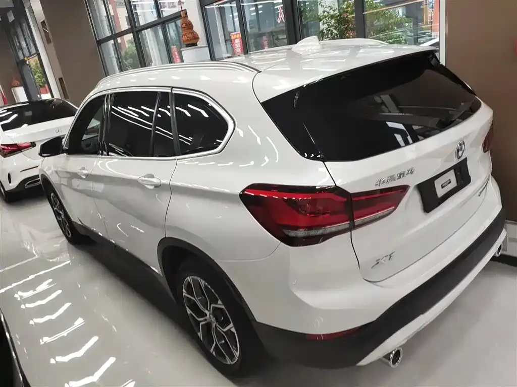 BMW X1 — фото 5