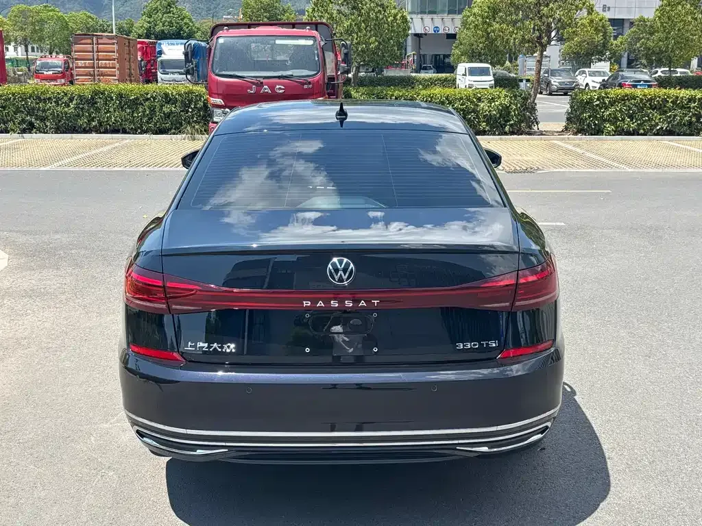 Volkswagen Passat — фото 2